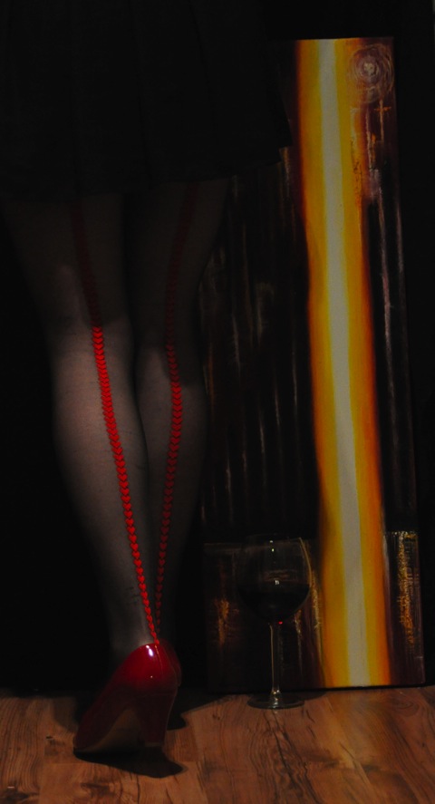 r00f8dt-bilde002c-r00f8d-vin-og-r00f8de-striper-oppover-de-laaaaaange-deilige-beina